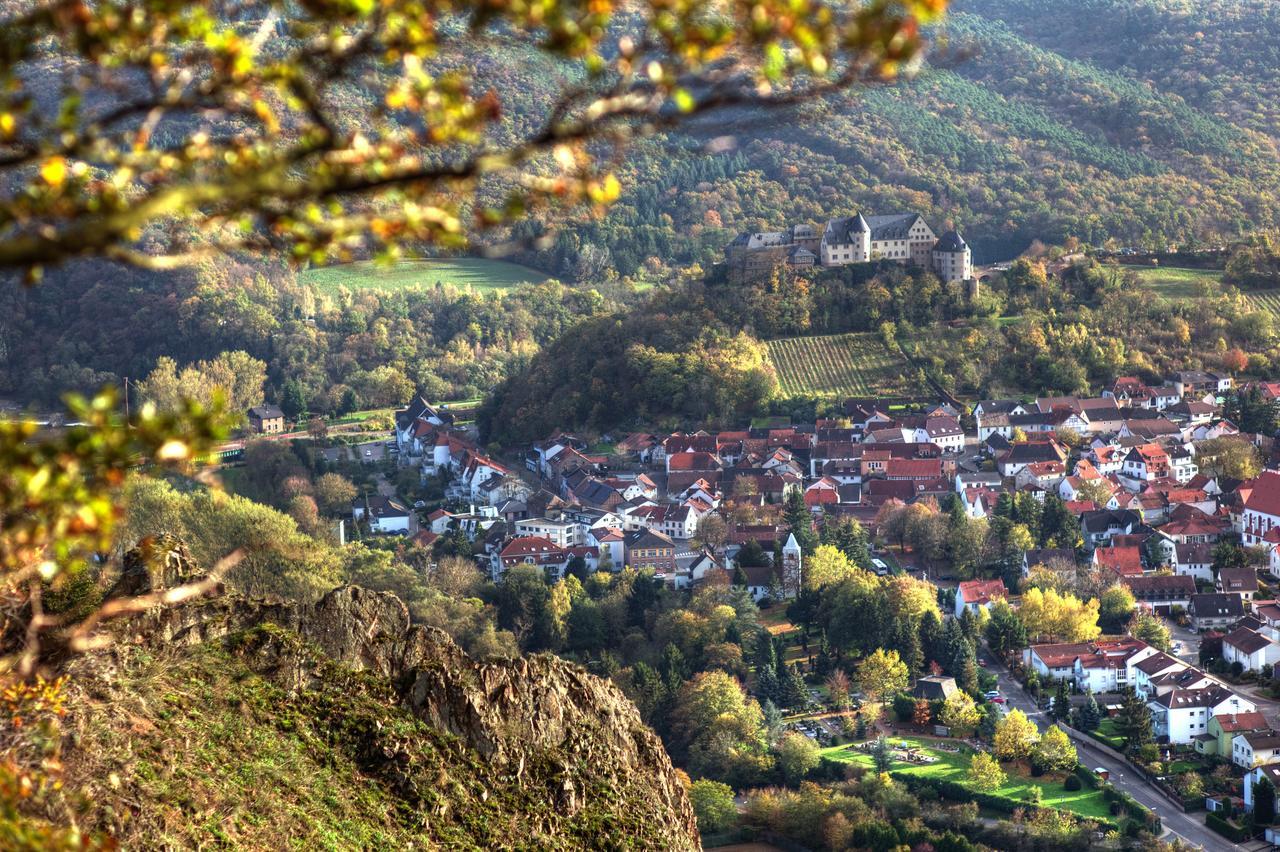 فندق Ev.Familienferien-Und Bildungsstaette Ebernburg Bad Münster am Stein-Ebernburg المظهر الخارجي الصورة